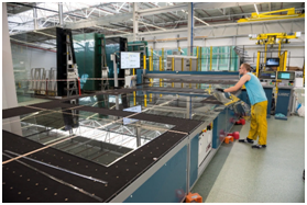 Fensterproduktion in der zweiten EBZ-Halle. 