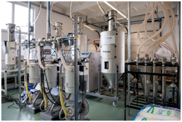 Spritzgussabteilung bei DRUTEX. 